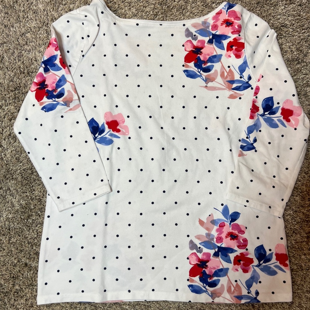 TALBOTS WHITE WITH DOTS AND FLOWERS 3/4 SLEEVE TOP